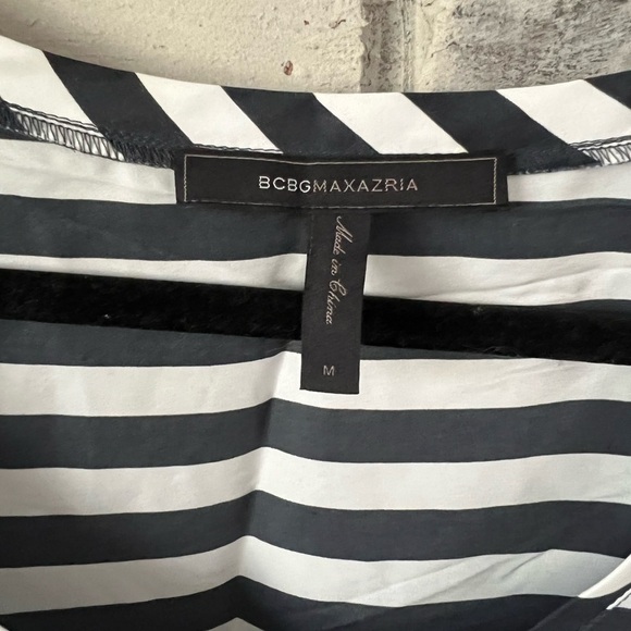 BCBGMAXARIA Short sleeve stripe top size M - Picture 2 of 4
